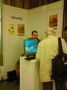 Stánek Ubuntu i s prezentací Kubuntu